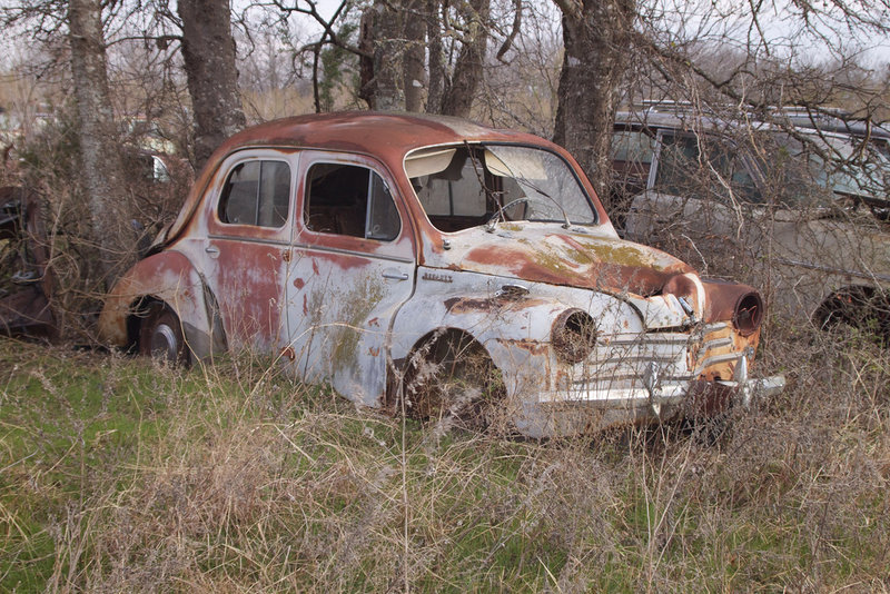 Illustration for article titled Inside the 1,000-car Texas graveyard